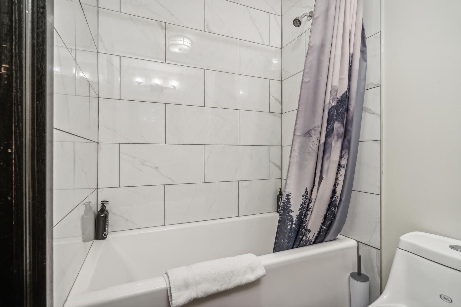 Cozy One Bedroom Condo With Indoor Pool And Hottub Canmore Luaran gambar